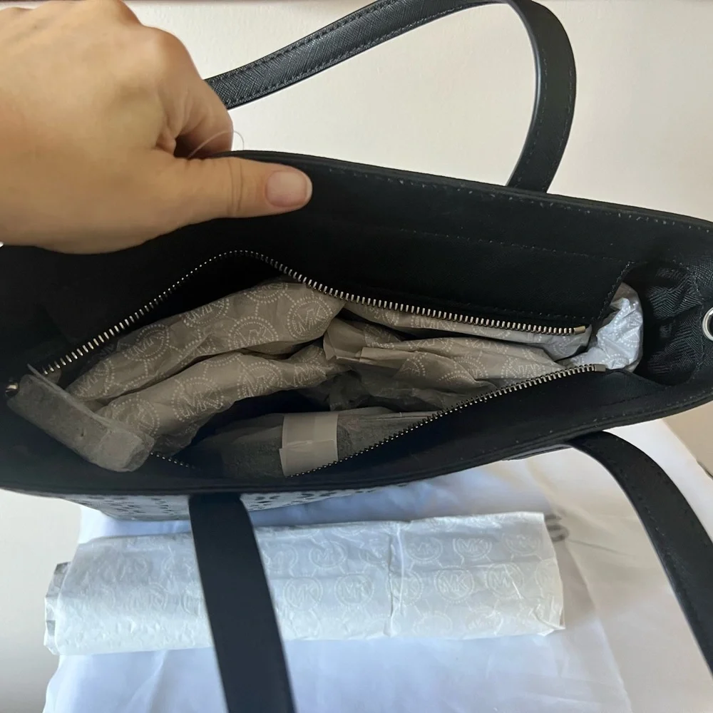 Michael Kors Haley Bag - Picture 6 of 8